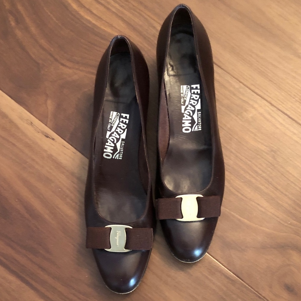 Salvatore Ferragamo Dark Brown Vara Bow Leather Flats